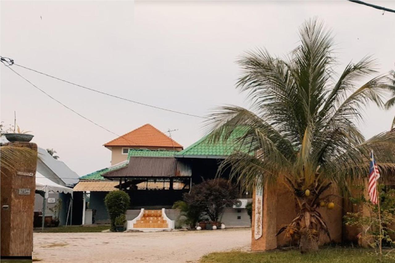 Oyo Home 90495 Homestay Kampung Kota Aur Сунгай Петані Екстер'єр фото