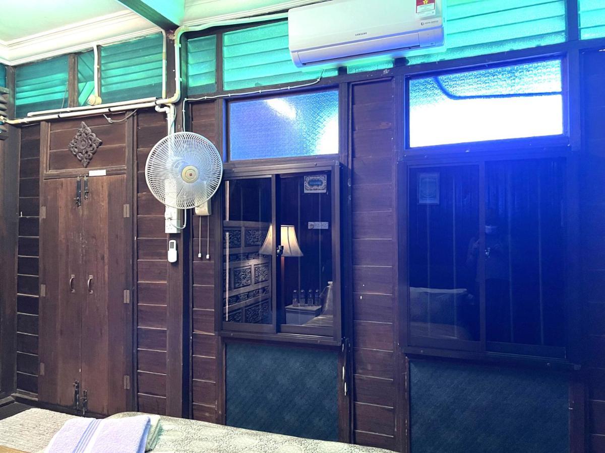 Oyo Home 90495 Homestay Kampung Kota Aur Сунгай Петані Екстер'єр фото