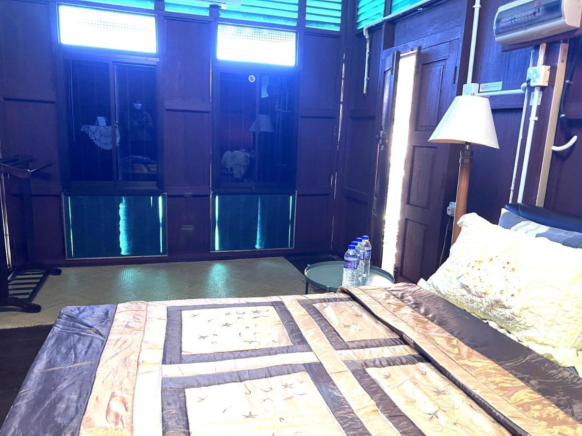 Oyo Home 90495 Homestay Kampung Kota Aur Сунгай Петані Екстер'єр фото